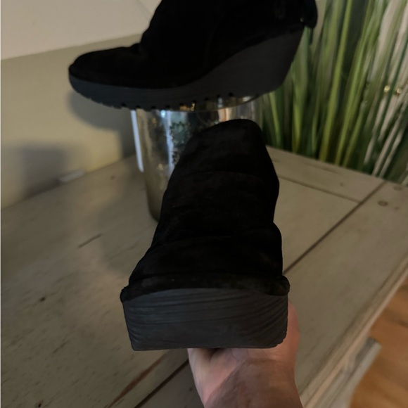 Fly London Suede booties size 38 (7) EUC - Picture 2 of 5